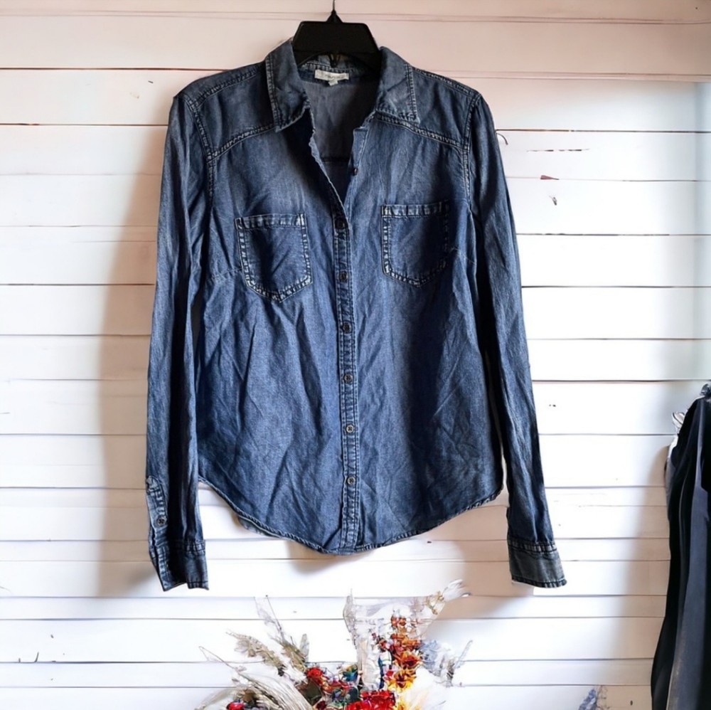 Maurices Women’s Size M Blue Denim Faded Distressed Button-Down Shirt